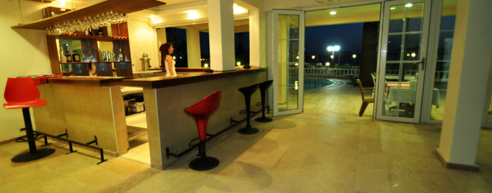Ado Beach Hotel Turgutreis Exteriör bild